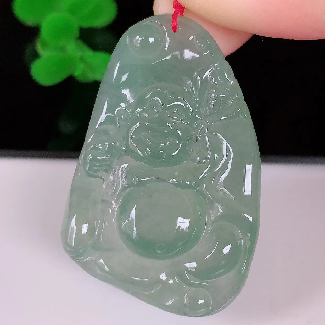自然光实拍，冰种逍遥布袋佛翡翠吊坠 代代有钱 水足丰盈， 盈满欢喜 配戴送礼佳品！#065.3尺寸39.8*25.5*5mm