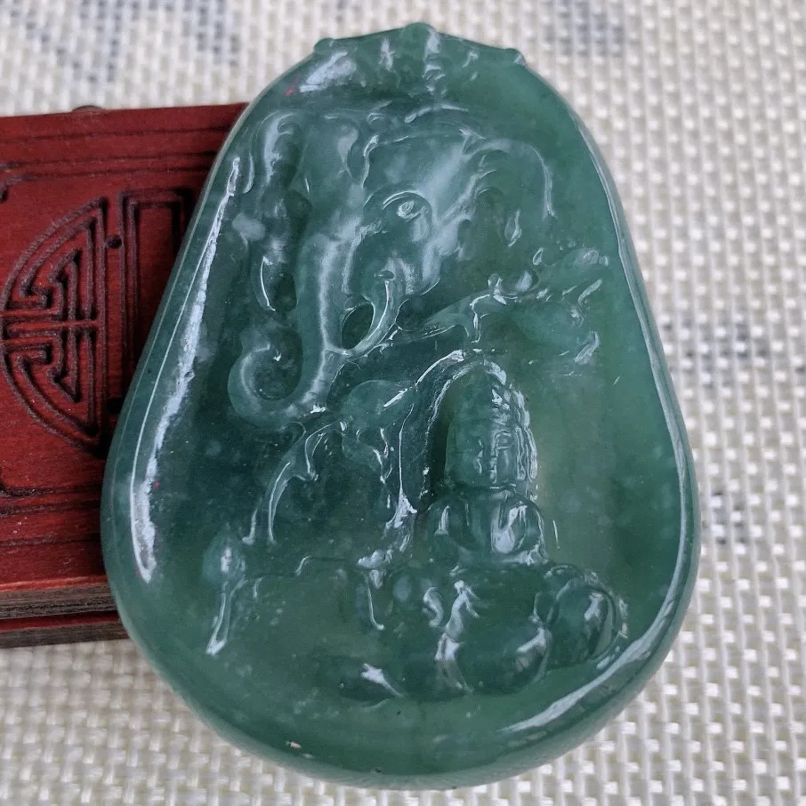 自然光实拍，冰满色普贤菩萨翡翠吊坠 A货翡翠赐福观音，功德圆满，佛光普照 普度众生#231.4尺寸51.5-36*6.8mm