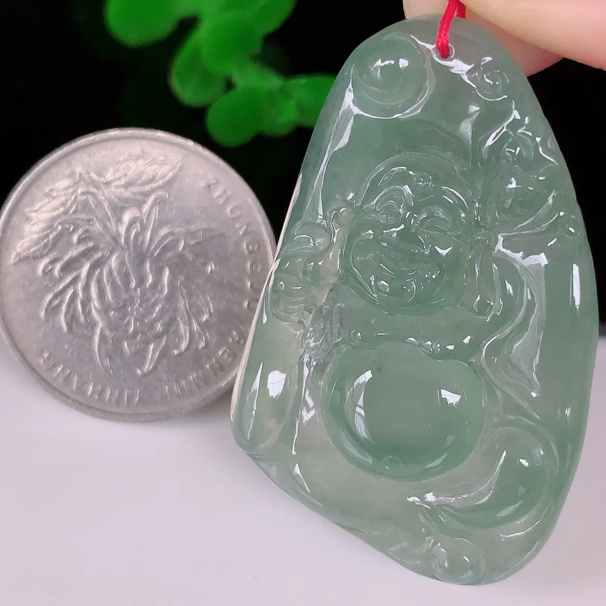 自然光实拍，冰种逍遥布袋佛翡翠吊坠 代代有钱 水足丰盈， 盈满欢喜 配戴送礼佳品！#065.3尺寸39.8*25.5*5mm