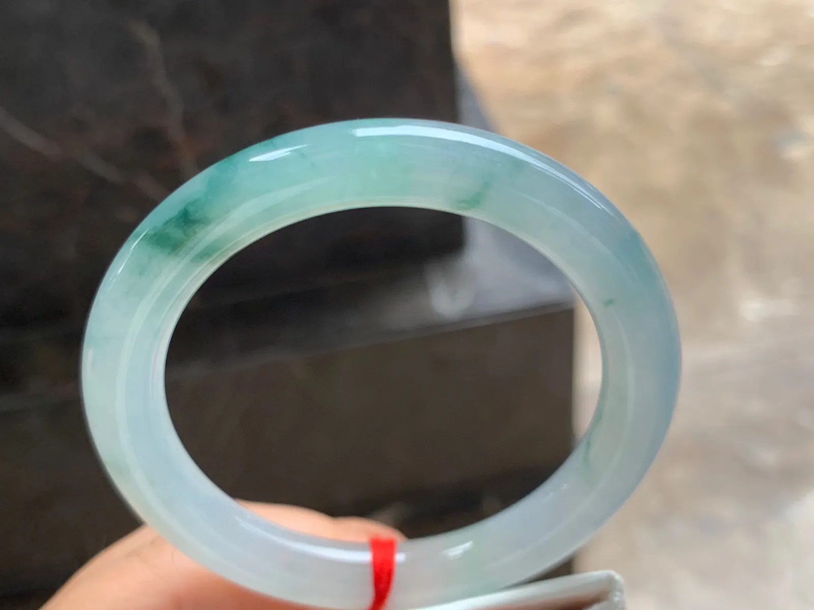 55.5-9mm
冰种飘花圆条手镯 水润冰透 清爽