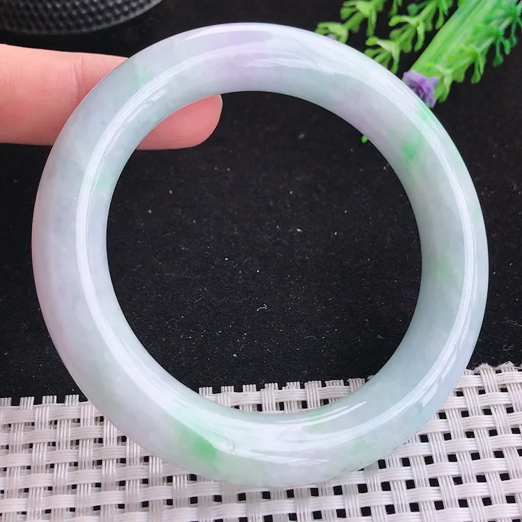 自然光58圈口老坑精美温润春带彩圆条手镯翡翠玉镯尺寸58/12.2/12