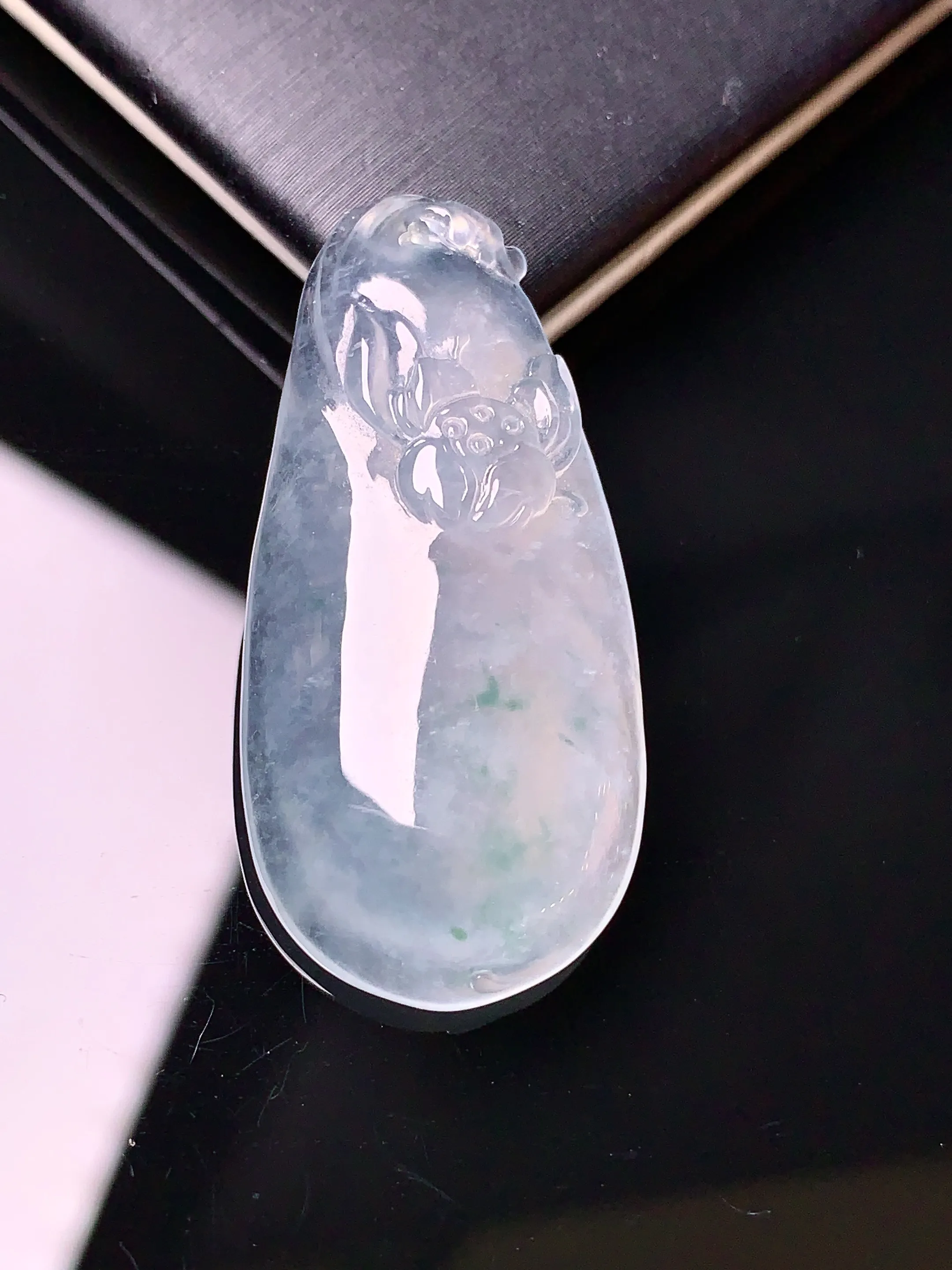 冰种福瓜吊坠 玉质细腻 色泽艳丽 整体尺寸35*17*6