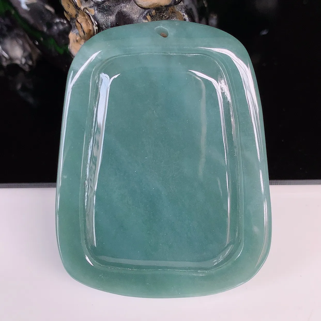 自然光实拍，精品大日如来 冰糯种满色翡翠大日如来 佛祖 法相端庄静美 普度众生 #365.1尺寸60*46*9.5mm