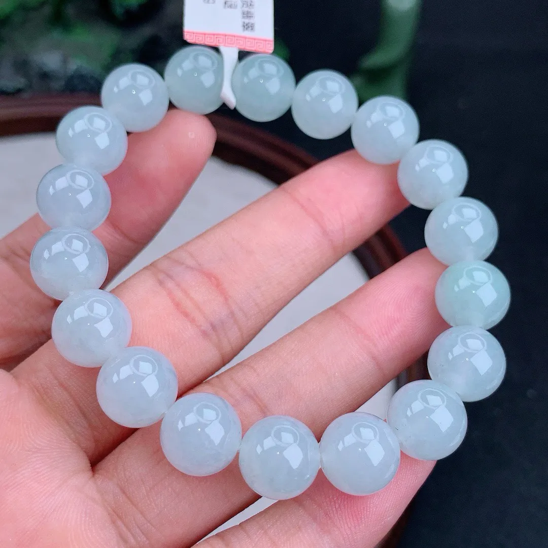 缅甸天然A货翡翠白冰圆珠手串
尺寸11mm   重41.65g
