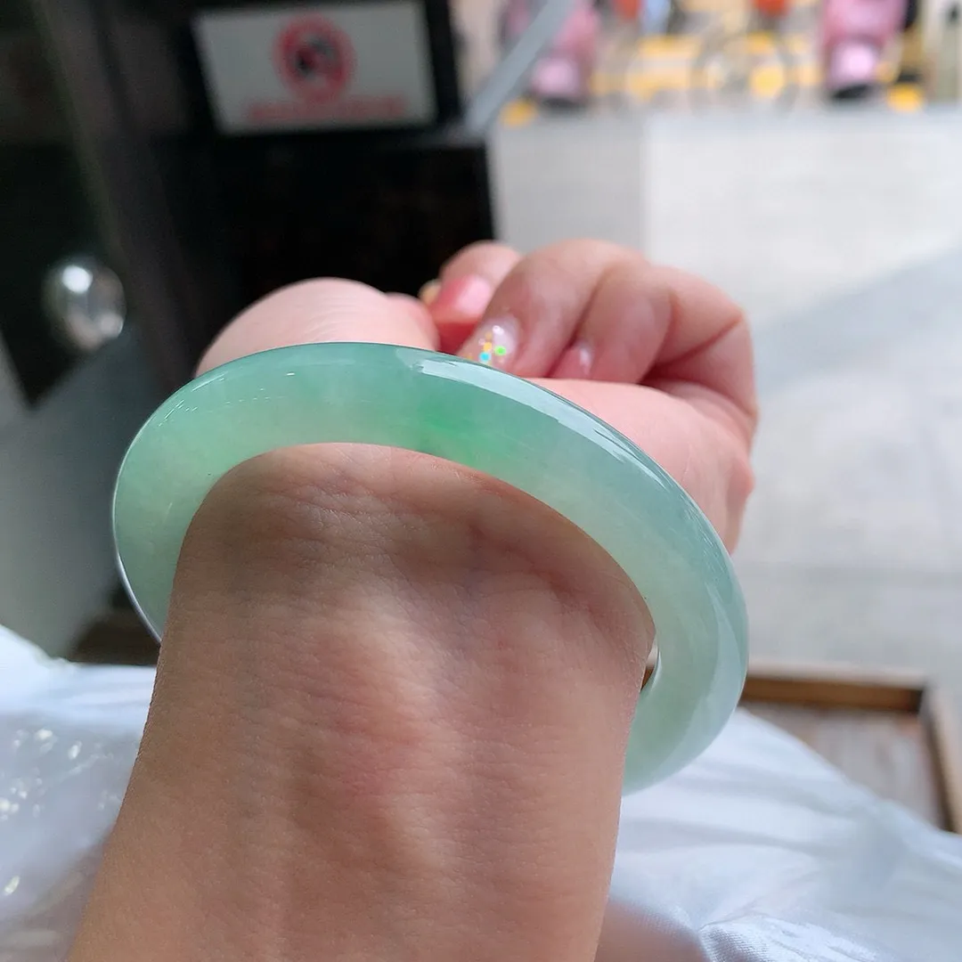 圆条高冰绿 无瑕 尺寸:54.1/9.1 种水好