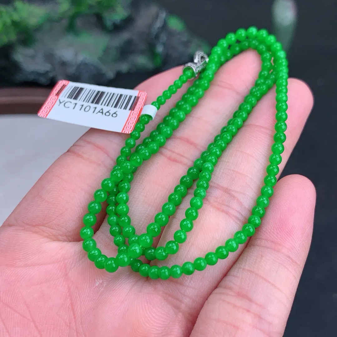 缅甸天然A货翡翠阳绿圆珠项链
尺寸2.7mm   重8.42g