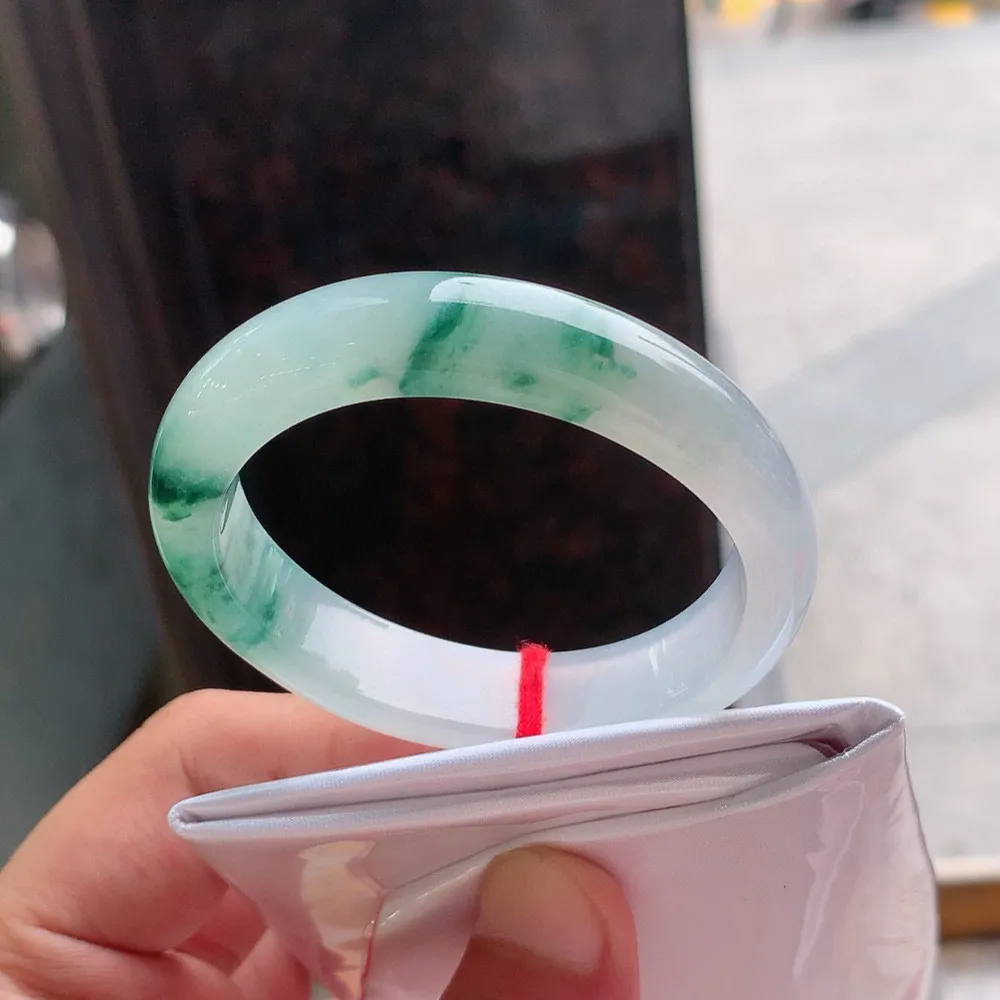 贵妃高冰飘花 无瑕 尺寸:52.2/44.5/12.1/7.3 花美 种水好️️