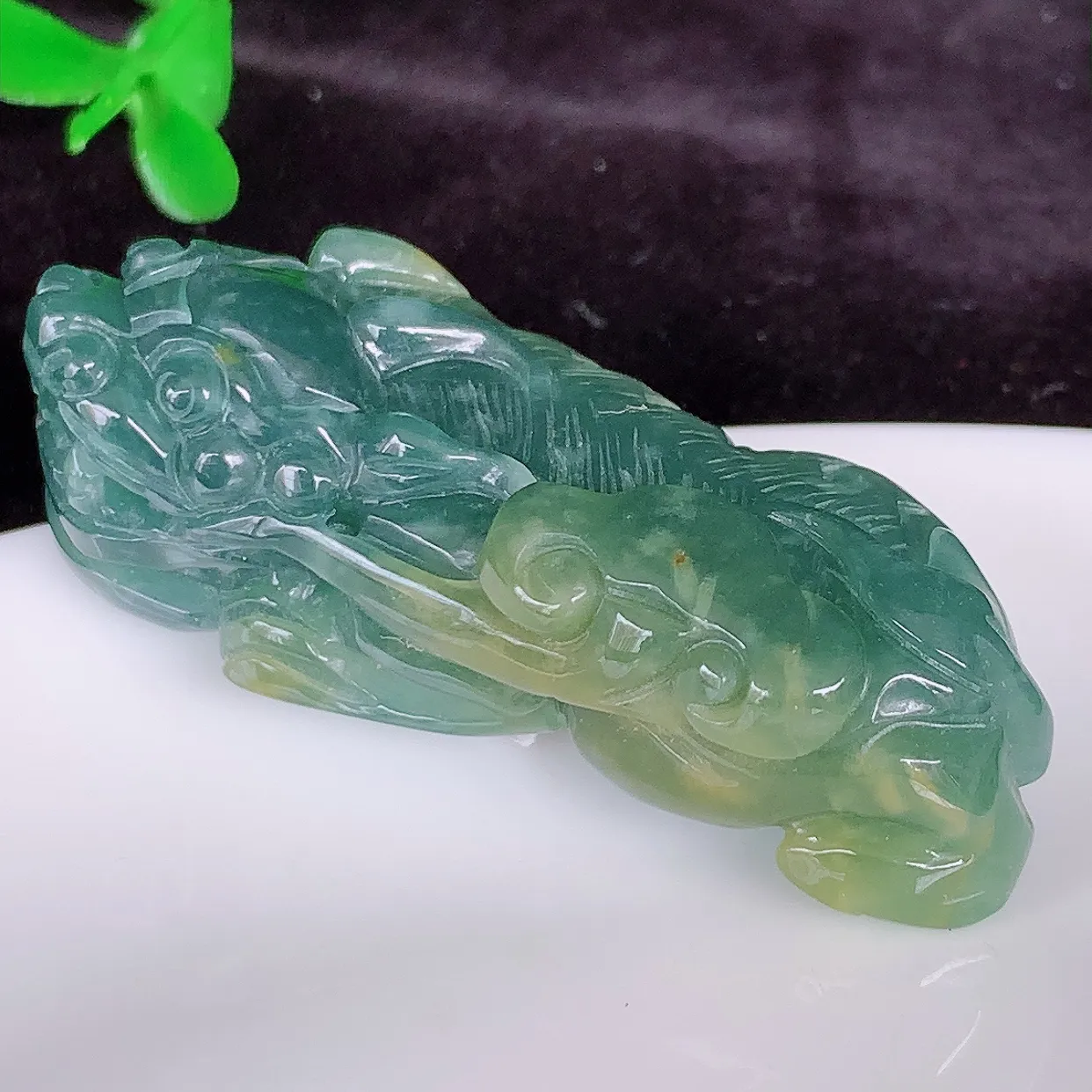 自然光实拍 冰糯种双彩招财貔貅吊坠 民间有“一摸貔貅运程旺盛 再摸貔貅财运滚滚， 三摸貔貅平步青云 ”的 美好祝愿#726.1尺寸48*20*13mm