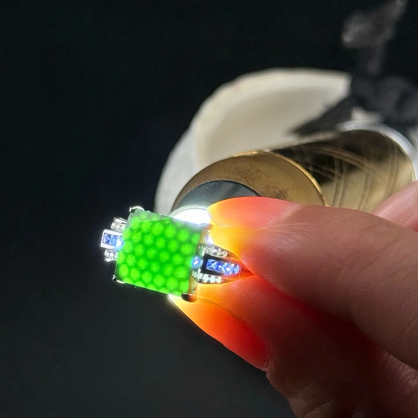 精品18k豪镶墨翠耳包 种好色正 黑度极好 打灯通透 油性十足 尺寸10.6