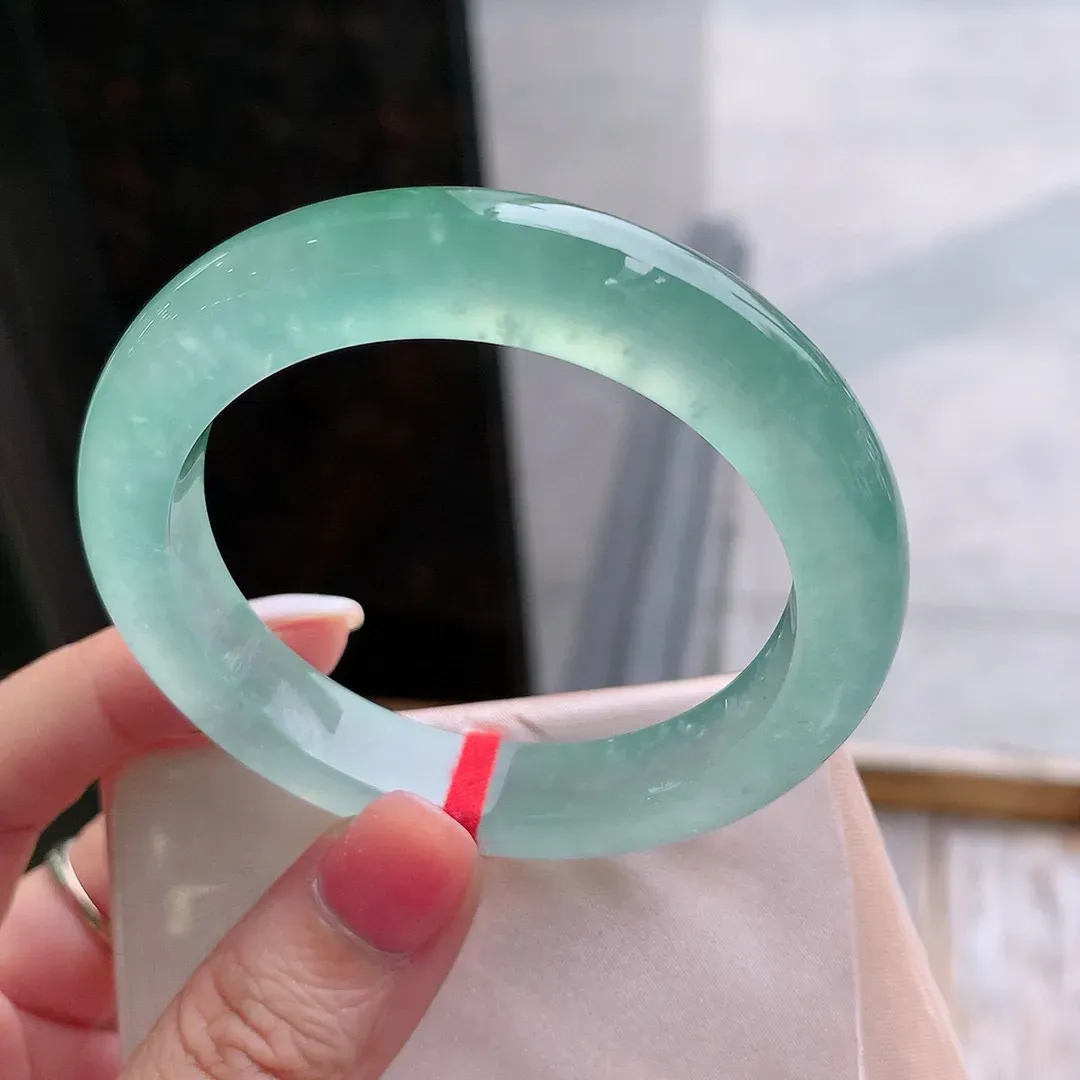 玻璃种阳绿飘雪花棉 一丝细线 尺寸:52.1/10.3/8.8 种色俱佳 高品质