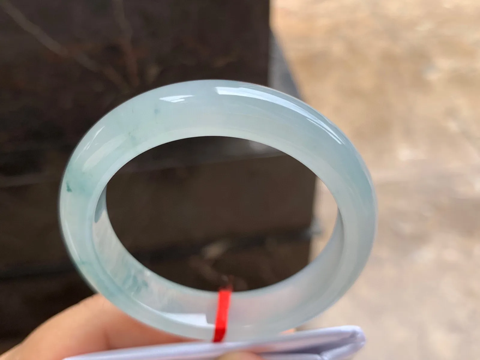 52.5-12-8mm
冰种飘花手镯 冰透起光