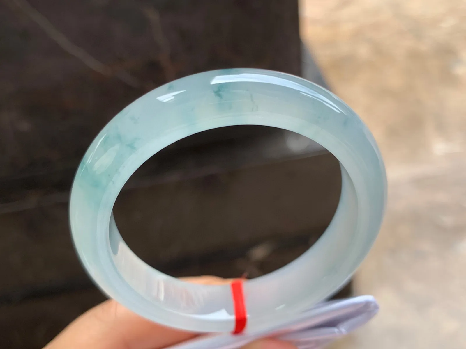 52.5-12-8mm
冰种飘花手镯 冰透起光