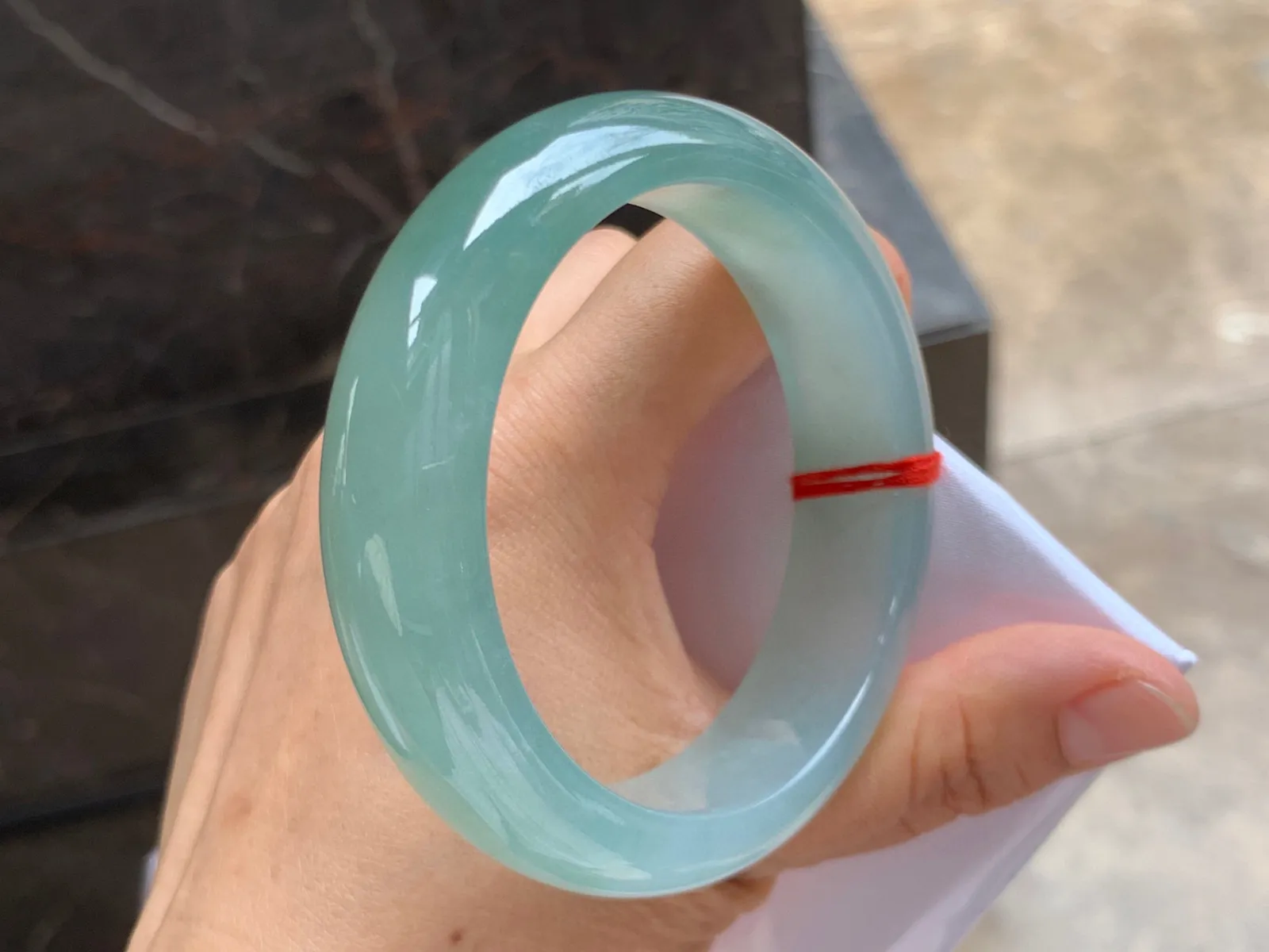 58-16.5-9mm
冰种晴水宽版手镯 温润细腻 水润 条形宽厚 上手大气