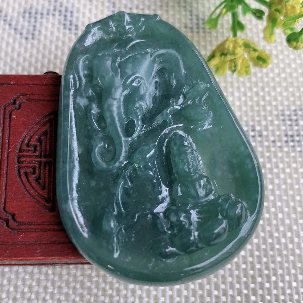 自然光实拍，冰满色普贤菩萨翡翠吊坠 A货翡翠赐福观音，功德圆满，佛光普照 普度众生#231.4尺寸51.5-36*6.8mm