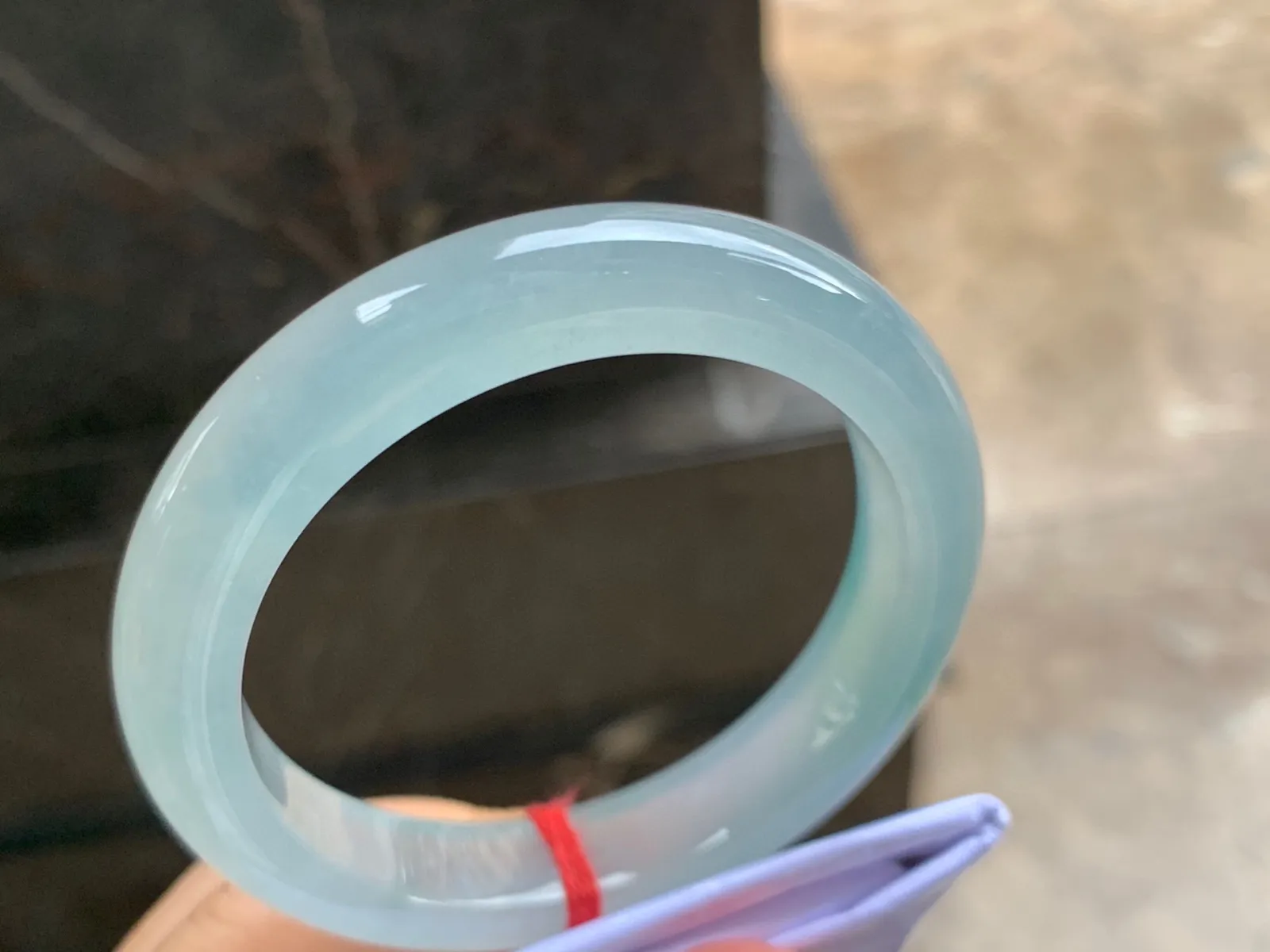 56-12-9mm
冰种晴水手镯 透亮起光 胶感满满 上手漂亮