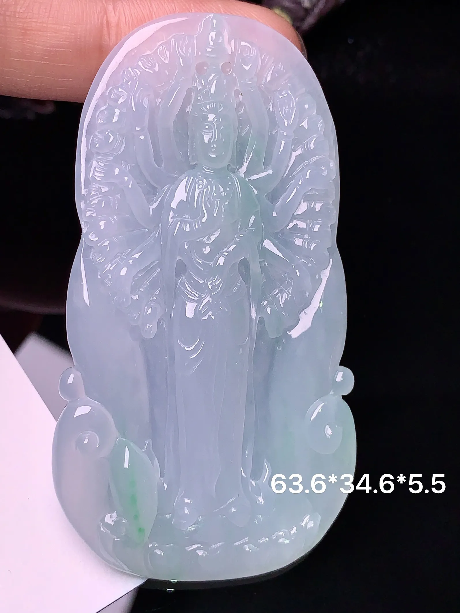 飘绿千手观音吊坠 玉质细腻 色泽艳丽 整体尺寸63.6*34.6*5.5