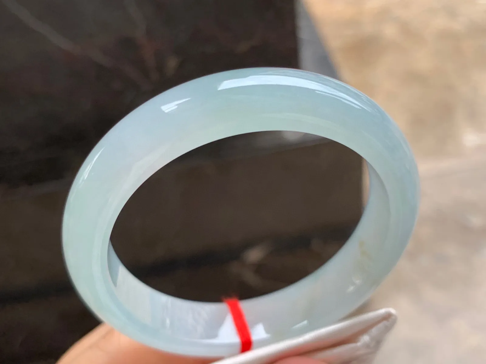 57-13-8mm
冰种带底色手镯 底子干净细腻 清爽