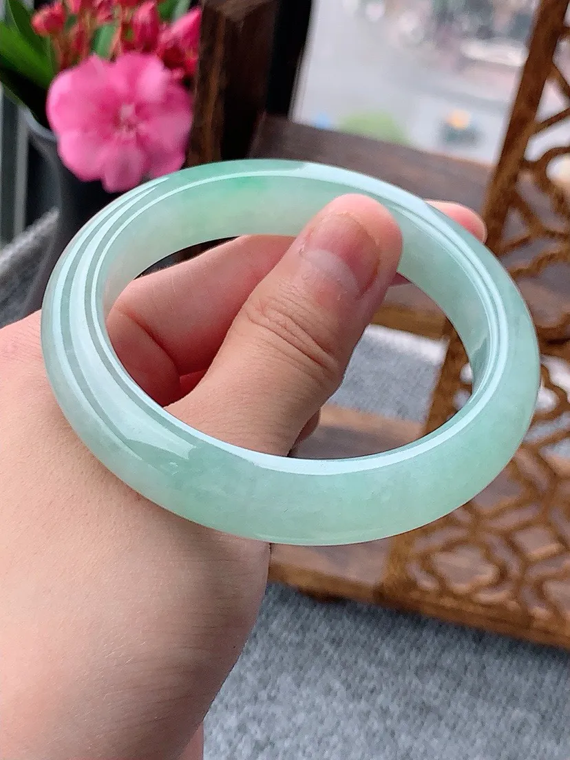 a货翡翠老坑晴绿正装正圈手镯55-56圈口 尺寸55.8×11.8×8.5mm 重量61.03g 0604