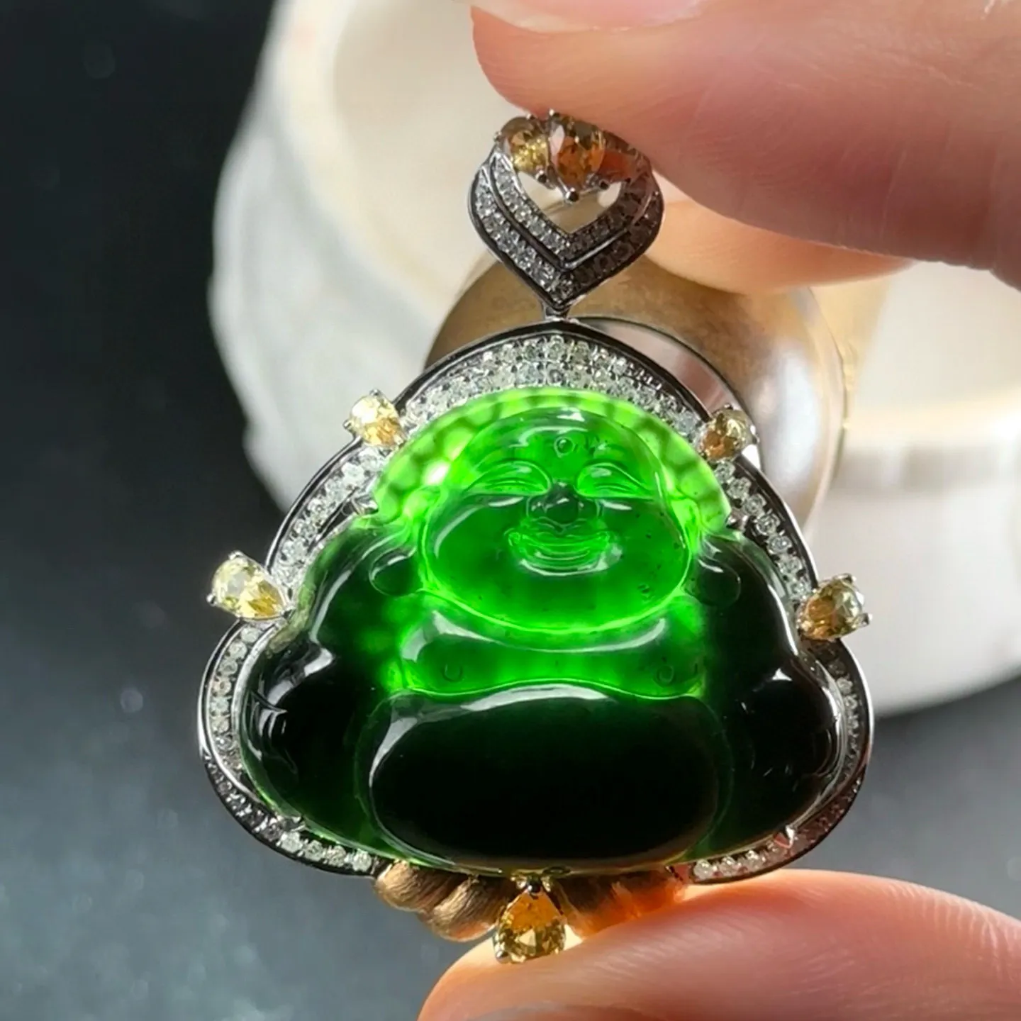 精品18k墨翠大肚佛 种好色正 黑度极好 打灯通透 油性十足 尺寸38.8