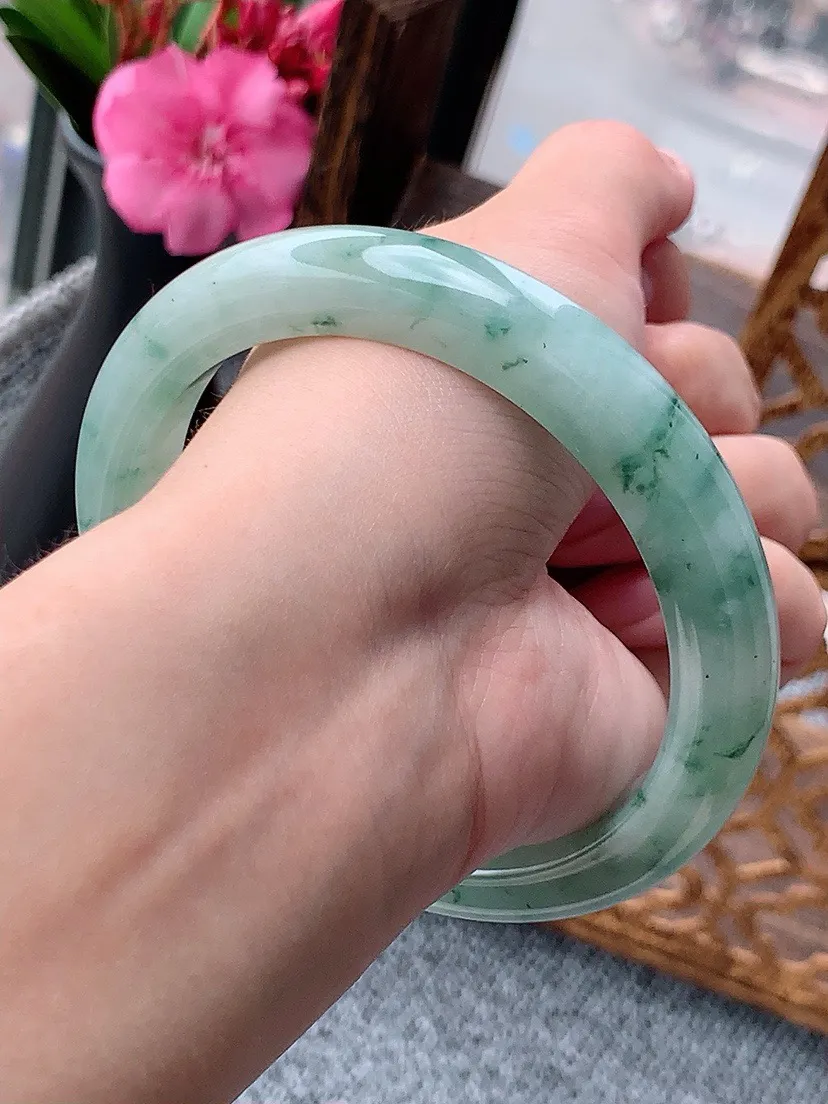a货翡翠老坑飘花厚装正装正圈手镯64-65大圈口 尺寸64.8×11×9.5mm 重量73.46g 0604