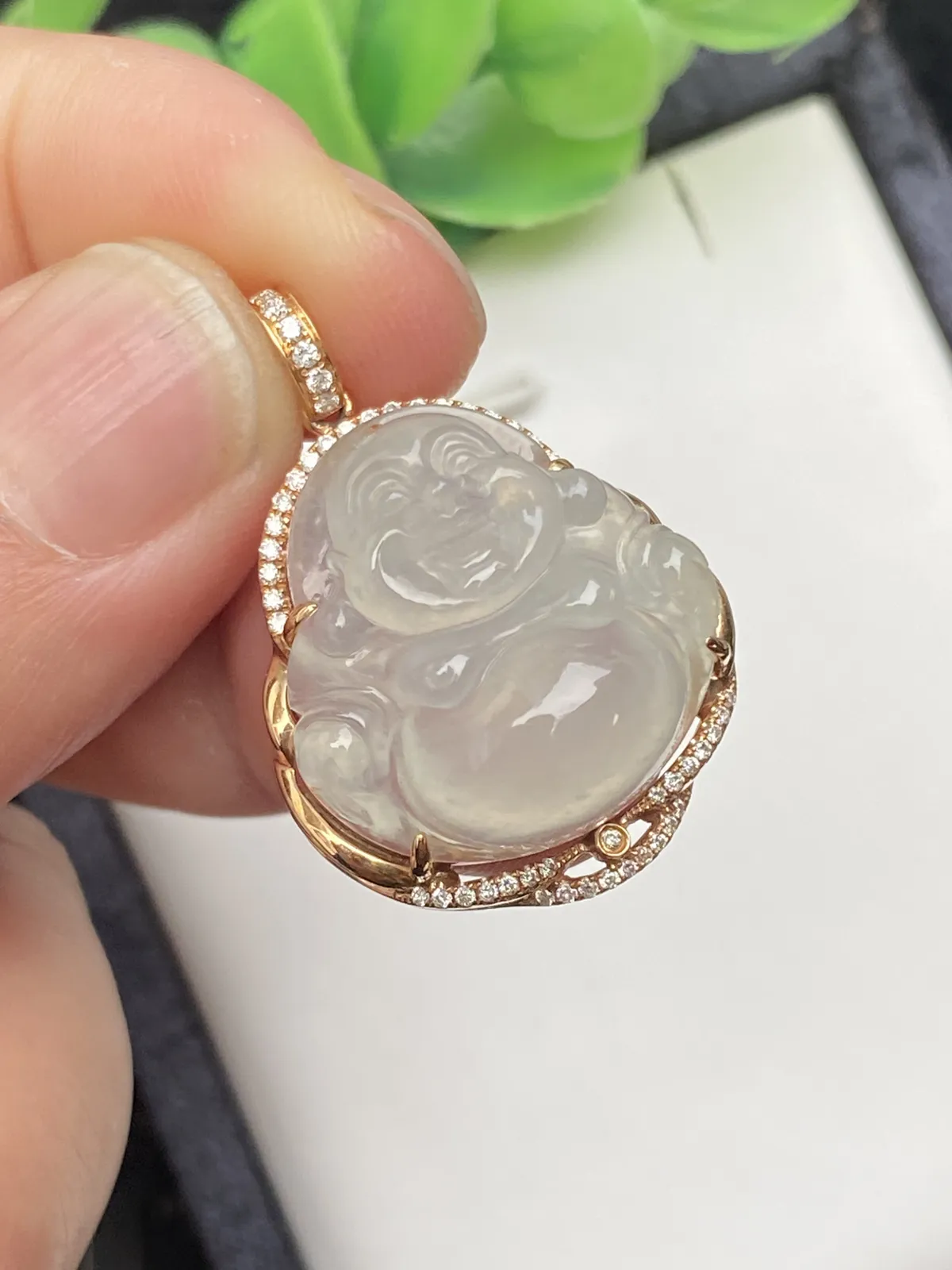 推荐【冰🧊佛公】无纹裂，水润冰透，超细腻，起光，种老，石头20.4*20*8.2，超值～～