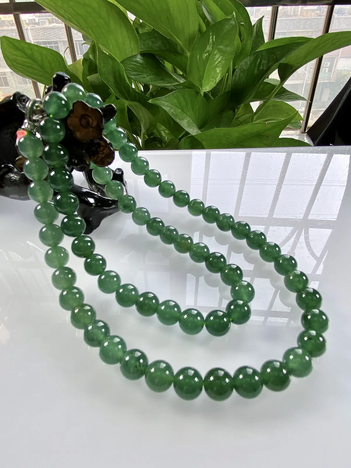 天然翡翠A货，大卡8.8冰种起胶满色蓝水大圆珠项链手链，尺寸：8.8mm/66颗，长度580mm，重量：80.20g