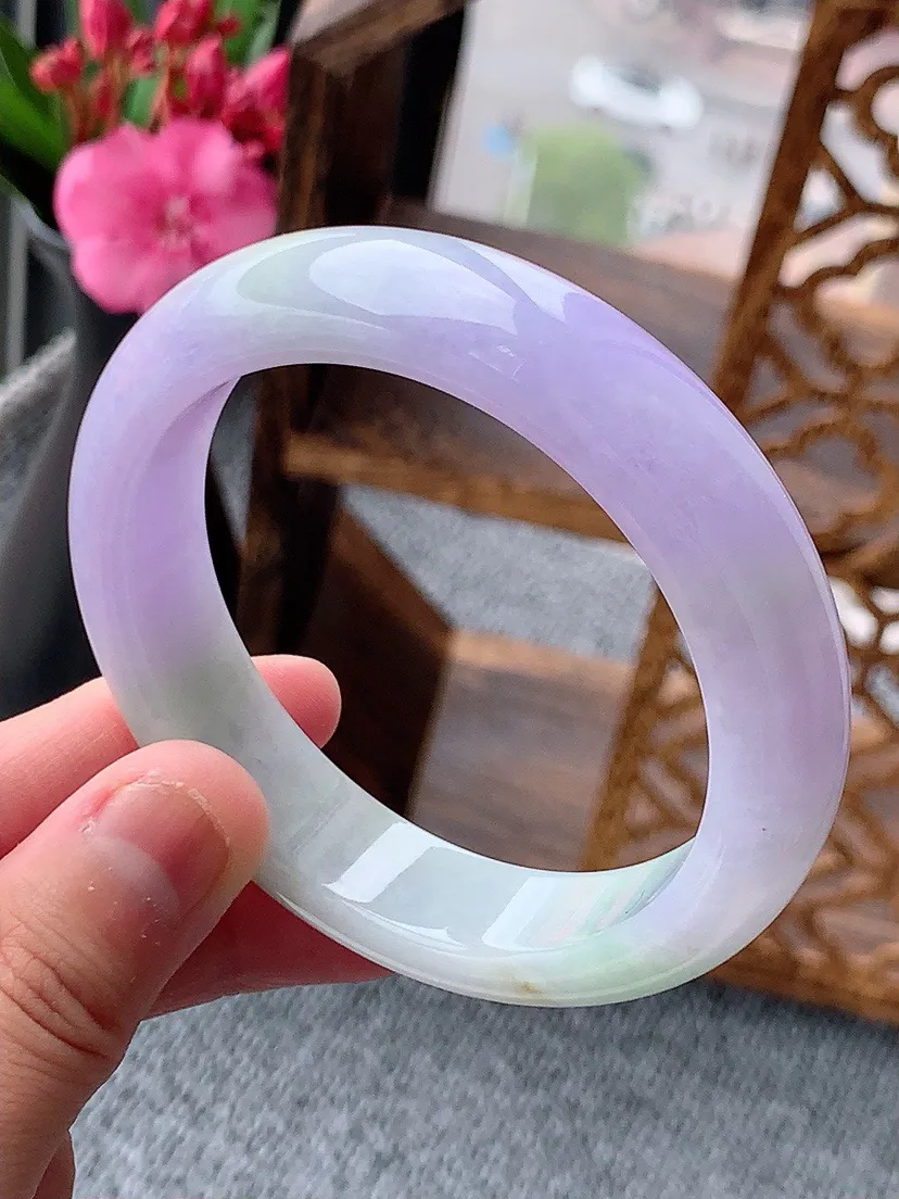 a货翡翠紫罗兰正装正圈手镯55-56圈口  尺寸55×13.5×8.3mm 重量64.57g 060