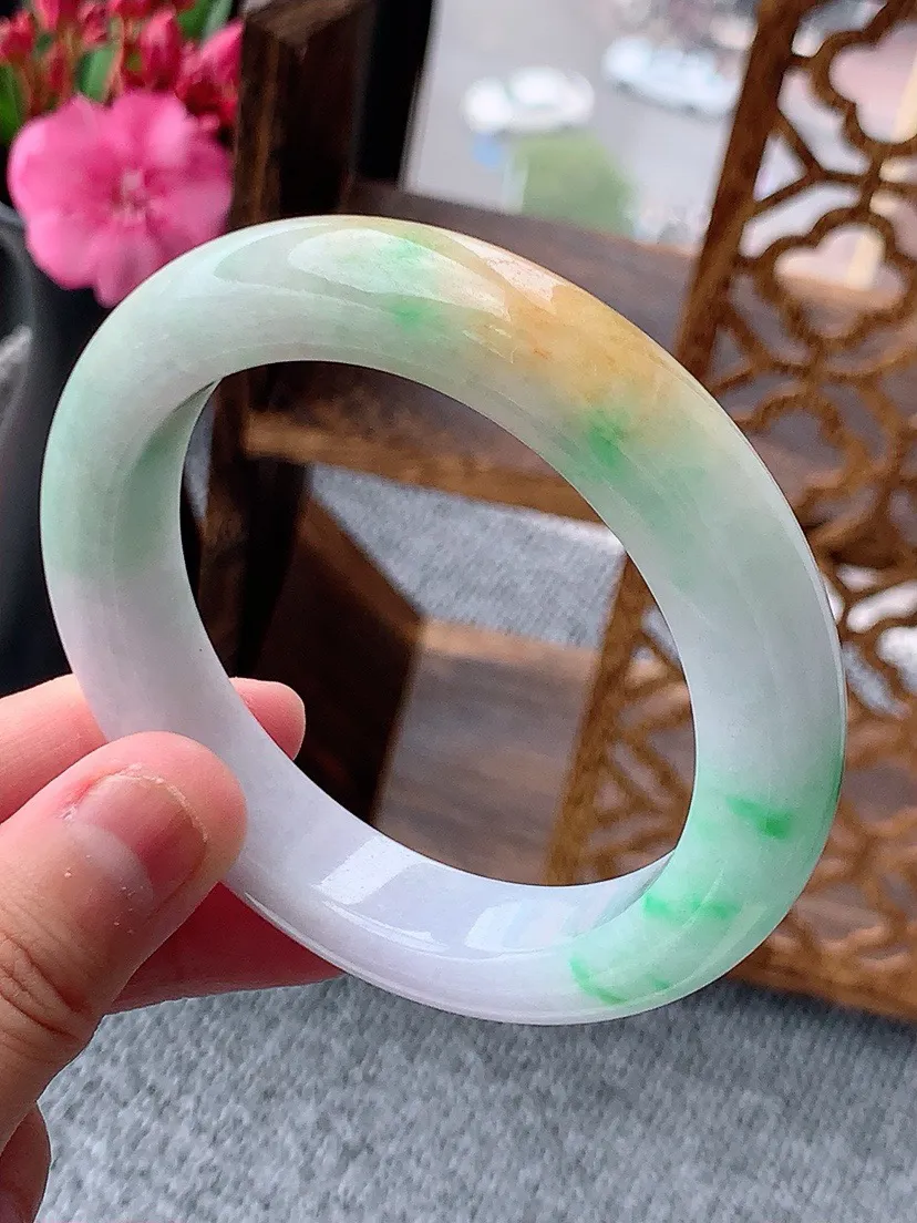 a货翡翠老坑三彩厚装正装正圈手镯56-57圈口  尺寸56×12×9.5mm 重量72.10g 06