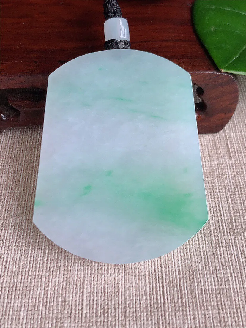 a货翡翠老坑冰种飘绿无事牌吊坠 尺寸55×43×5.5mm 重量42.93g 0605