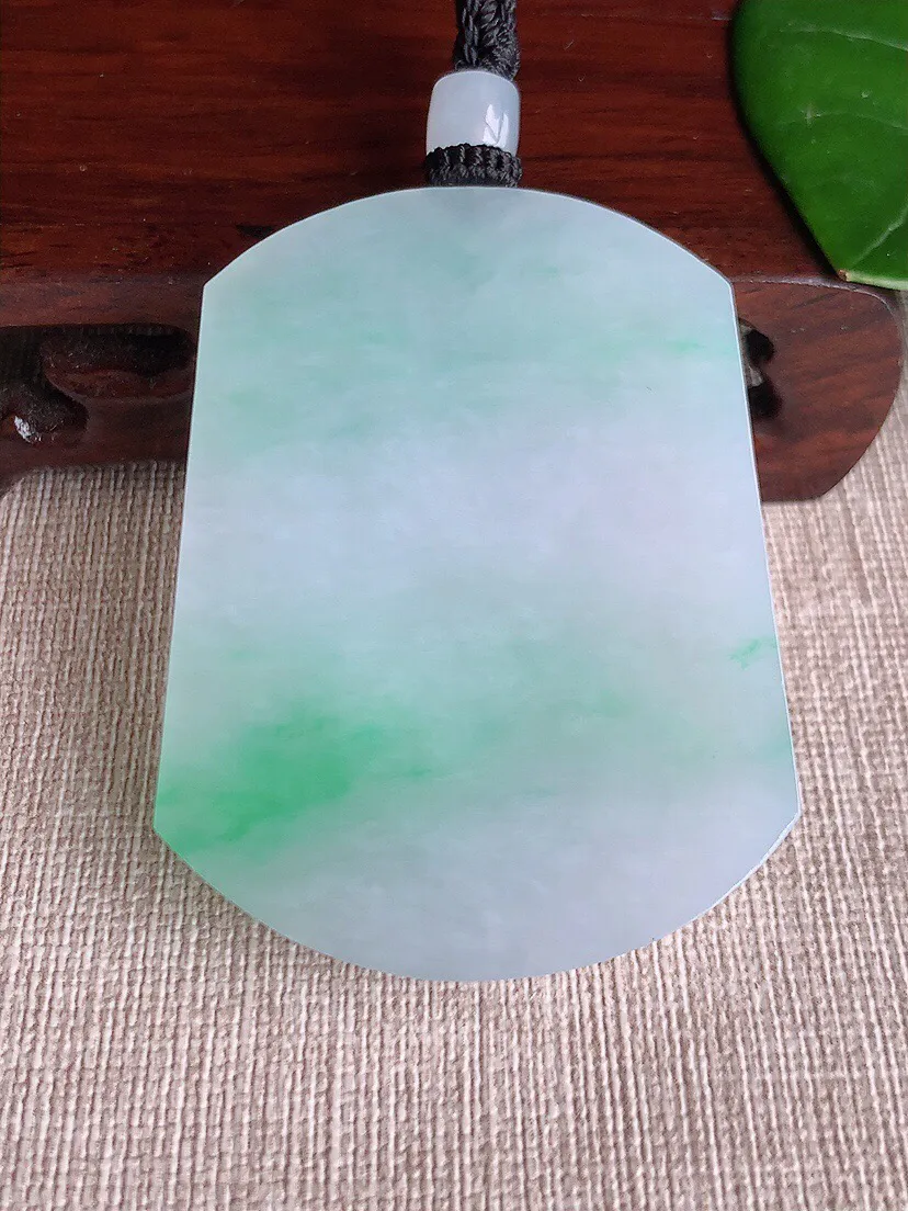 a货翡翠老坑冰种飘绿无事牌吊坠 尺寸55×43×5.5mm 重量42.93g 0605