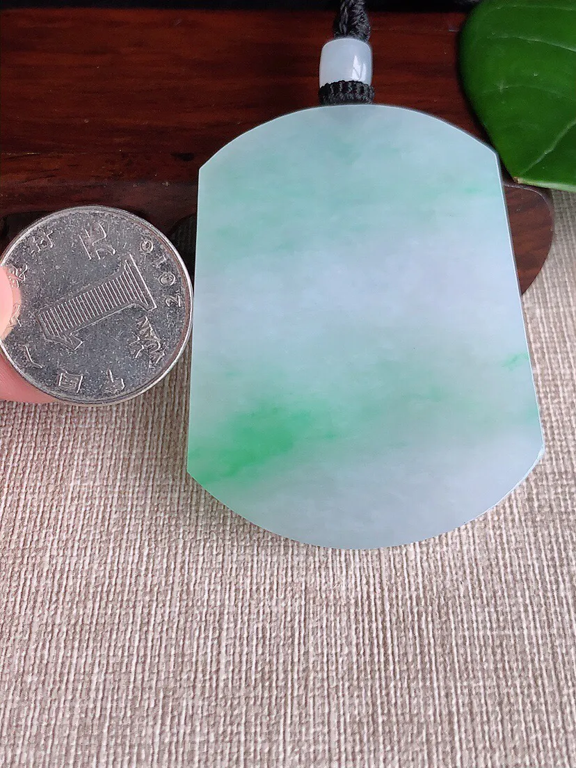 a货翡翠老坑冰种飘绿无事牌吊坠 尺寸55×43×5.5mm 重量42.93g 0605