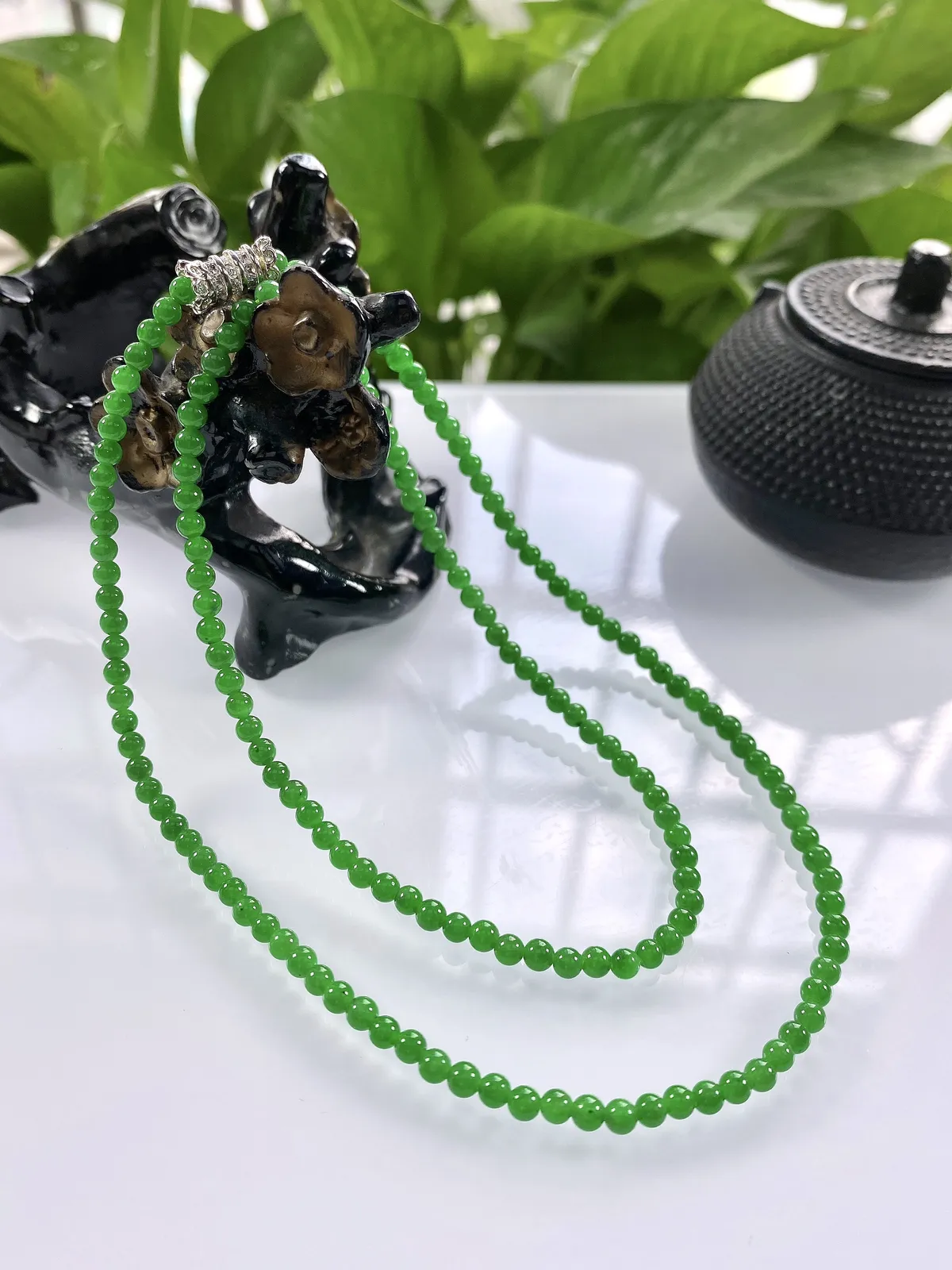 收藏级别，缅甸天然翡翠A货，卡3.4冰种起胶满绿浓阳绿小米珠小圆珠项链手链，尺寸：3.4mm/168颗，长度530mm，重量：11.05g