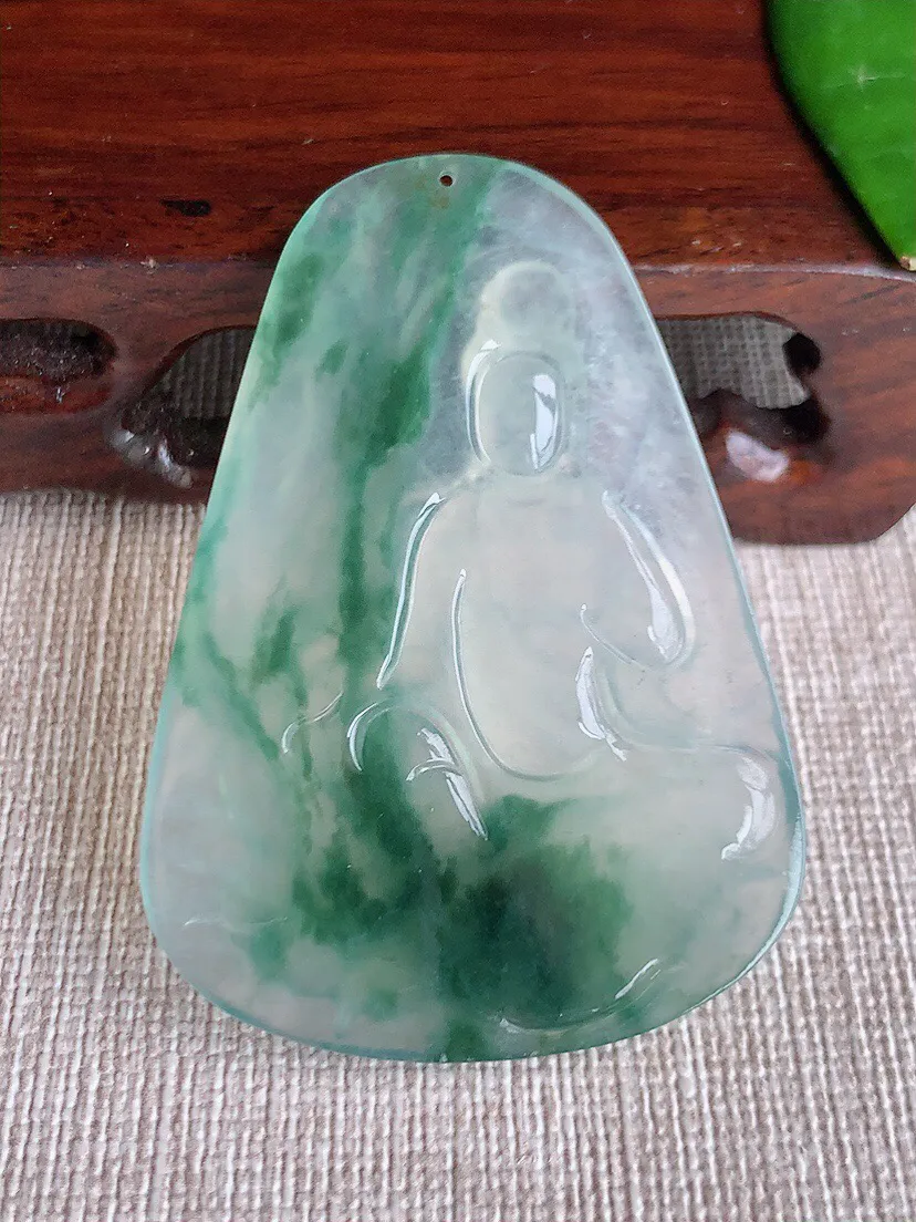 a货翡翠老坑冰种飘花御凤观音吊坠 尺寸52×37×4.7mm 重量15.88g 0605