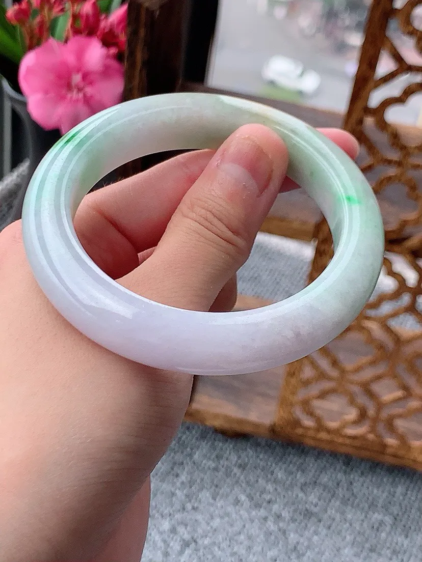 a货翡翠老坑三彩厚装正装正圈手镯56-57圈口  尺寸56×12×9.5mm 重量72.10g 0604