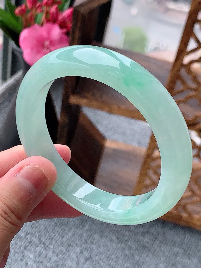 a货翡翠老坑晴绿正装正圈手镯55-56圈口 尺寸55.8×11.8×8.5mm 重量61.03g 0604