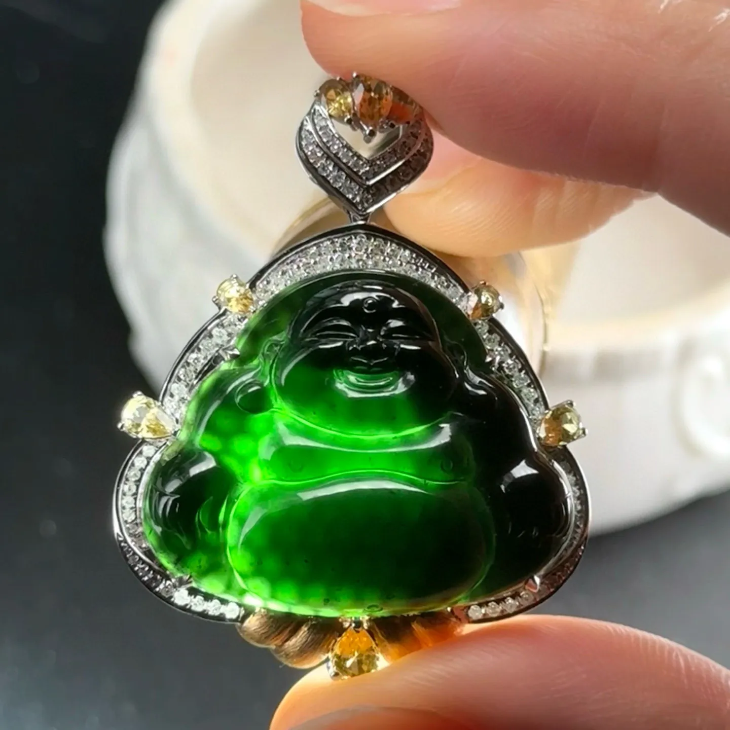 精品18k墨翠大肚佛 种好色正 黑度极好 打灯通透 油性十足 尺寸38.8