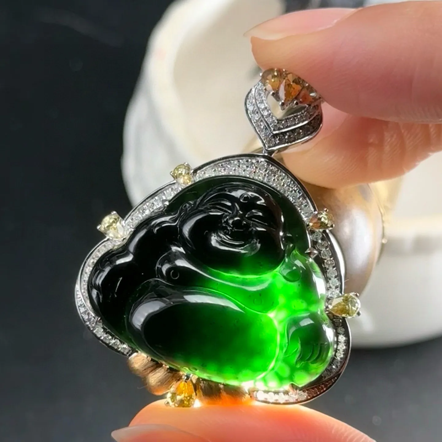 精品18k墨翠大肚佛 种好色正 黑度极好 打灯通透 油性十足 尺寸38.8