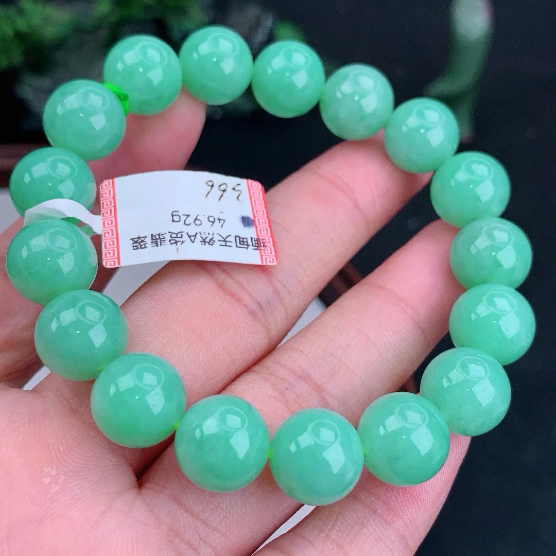 缅甸天然A货翡翠满绿圆珠手串
尺寸11.4mm   重46.92g