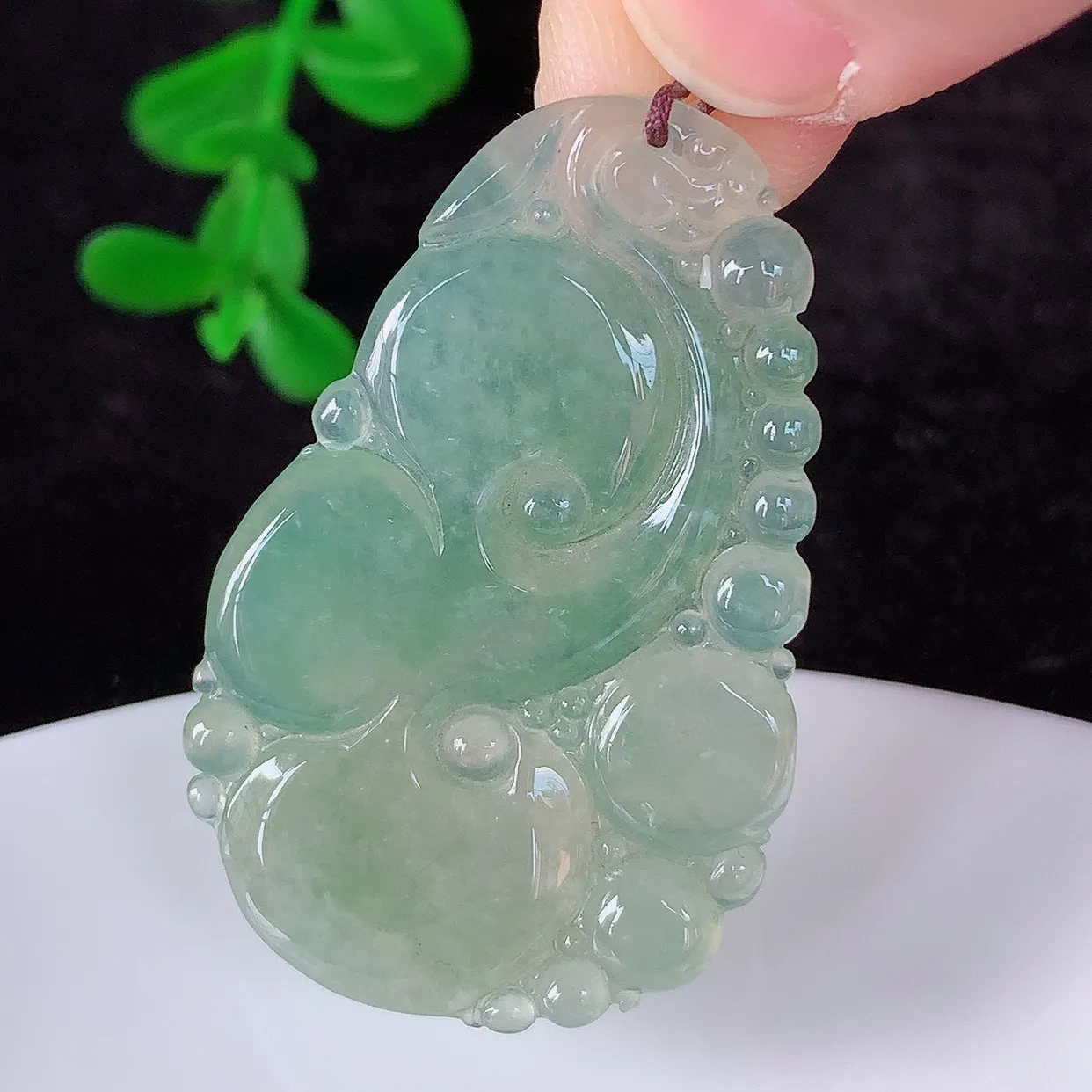 自然光实拍，冰种湖水绿翡翠如意吊坠，翡翠如意，上身效果非常美，饱满大气，工艺美，万事如意，如意一生 #41.5
