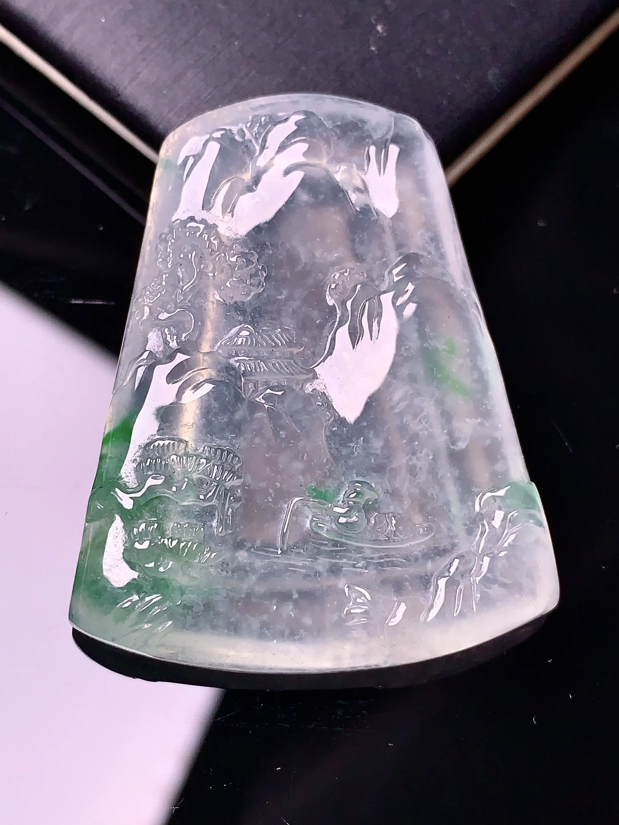 冰种山水牌吊坠 玉质细腻 色泽艳丽 整体尺寸39.2*31.3*5.6