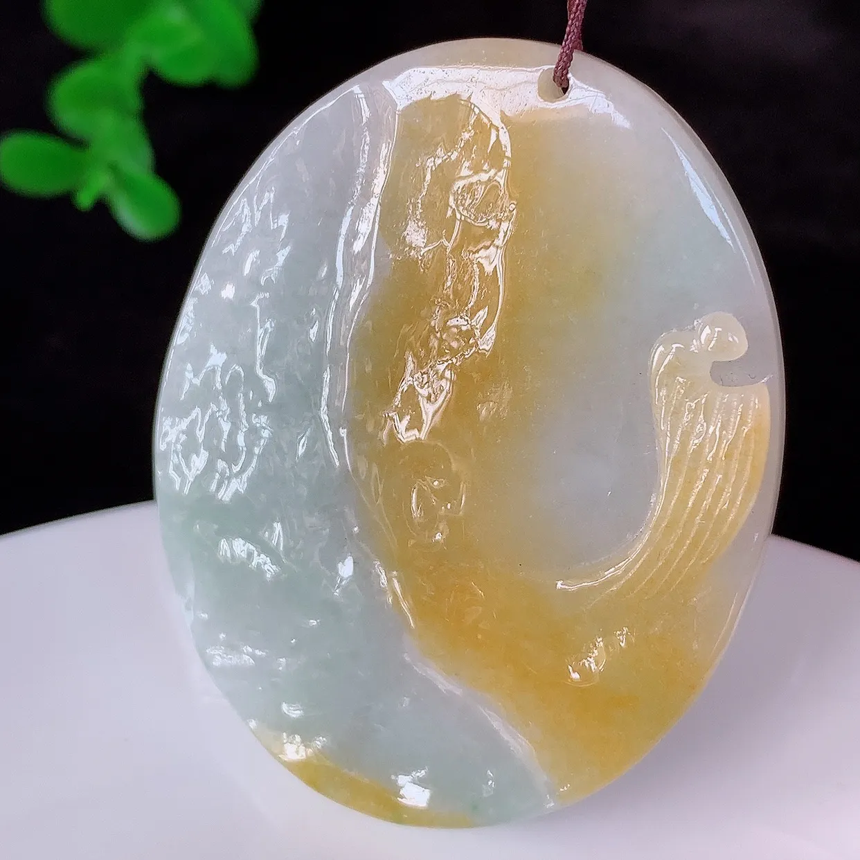 自然光实拍，冰润冰糯种黄翡翡翠悟道吊坠，翡翠悟道寓意“祥和，安宁，吉祥，幸福”，佩戴效果优雅迷人，性价比超高！#60.5