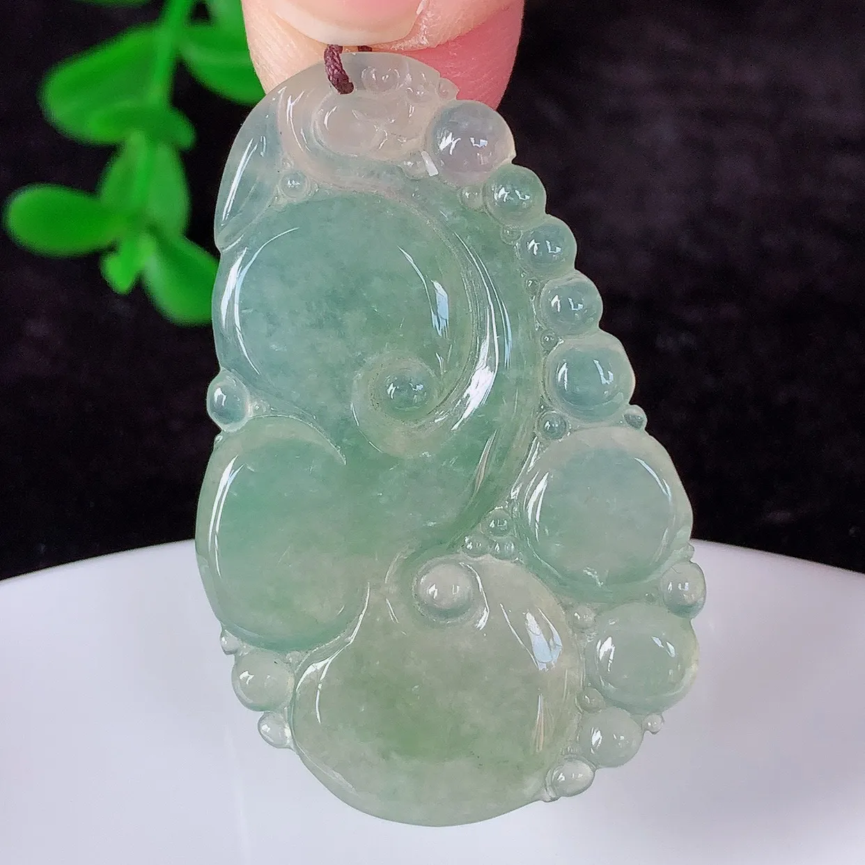 自然光实拍，冰种湖水绿翡翠如意吊坠，翡翠如意，上身效果非常美，饱满大气，工艺美，万事如意，如意一生 #41.5