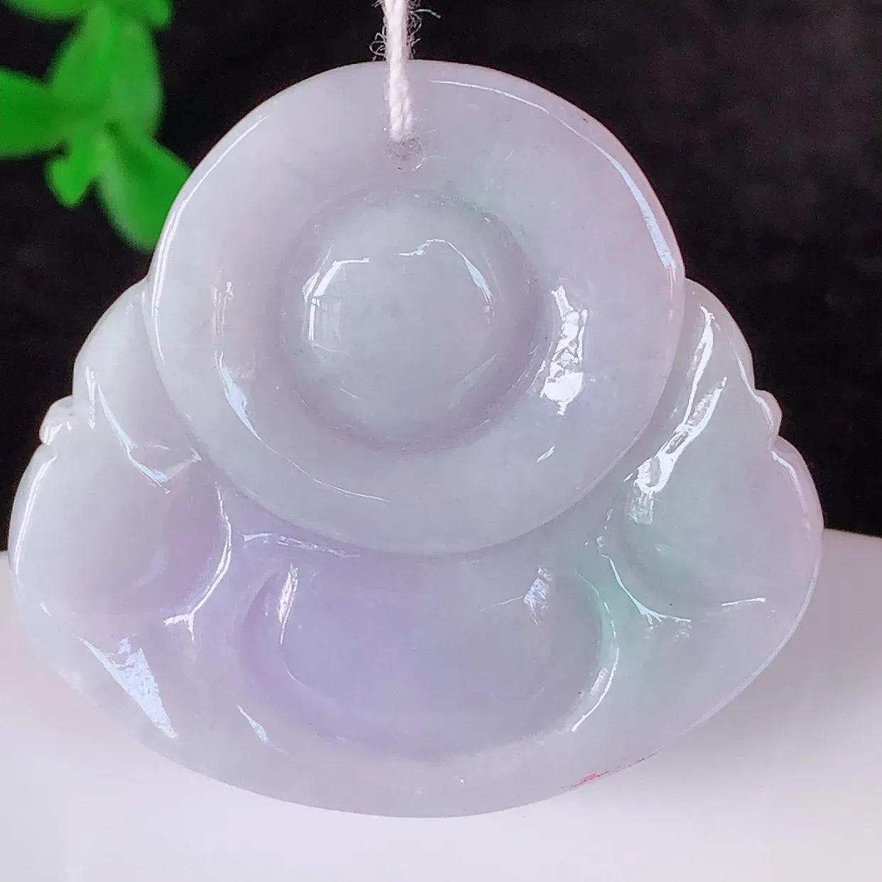 自然光实拍，厚装冰润冰糯种紫罗兰翡翠佛公吊坠，饱满， 佛公亦保平安，寓意有福（佛公）相伴，配戴优雅迷人！#46.5