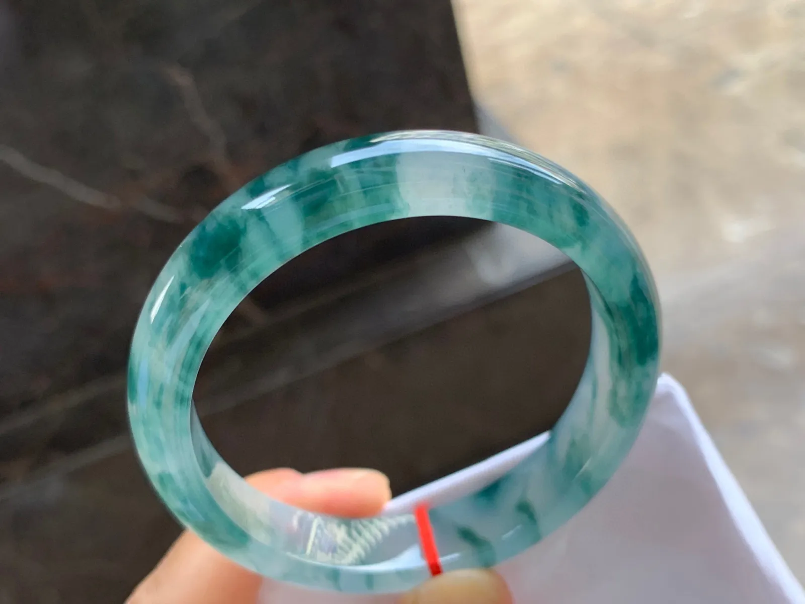 55-12.5-8mm
冰种飘花手镯 水润冰透 花色漂亮