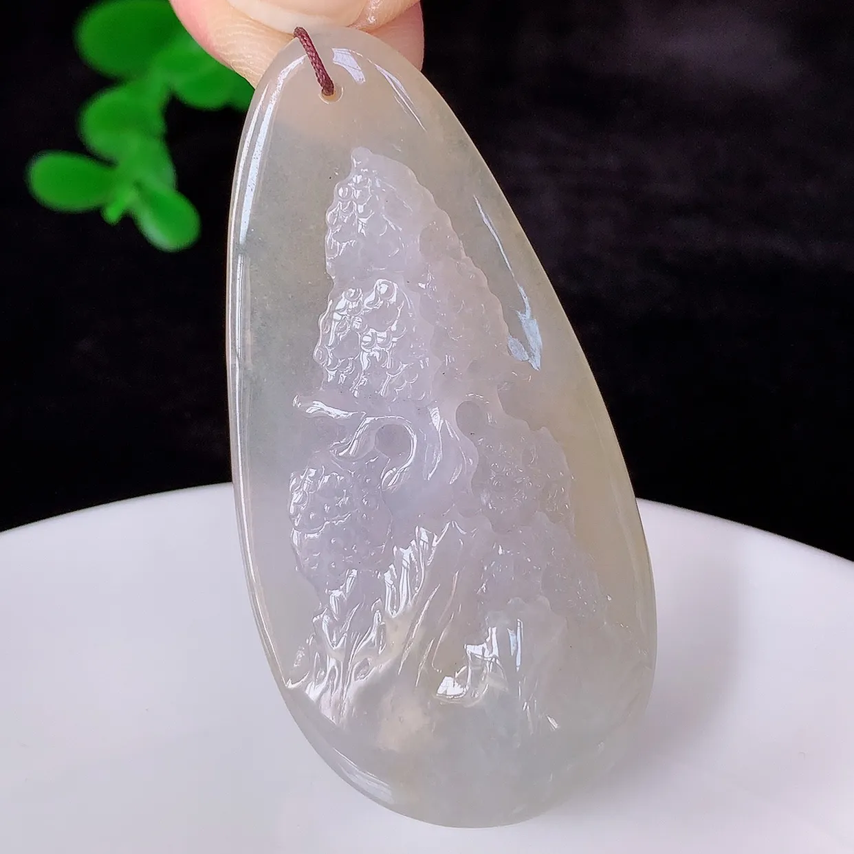 自然光实拍，冰润冰黄翡翡翠山水牌吊坠，翡翠山水，立体生动形象，山水素材布局合理，意境感佳，佩戴上身效果更高贵 #60.5