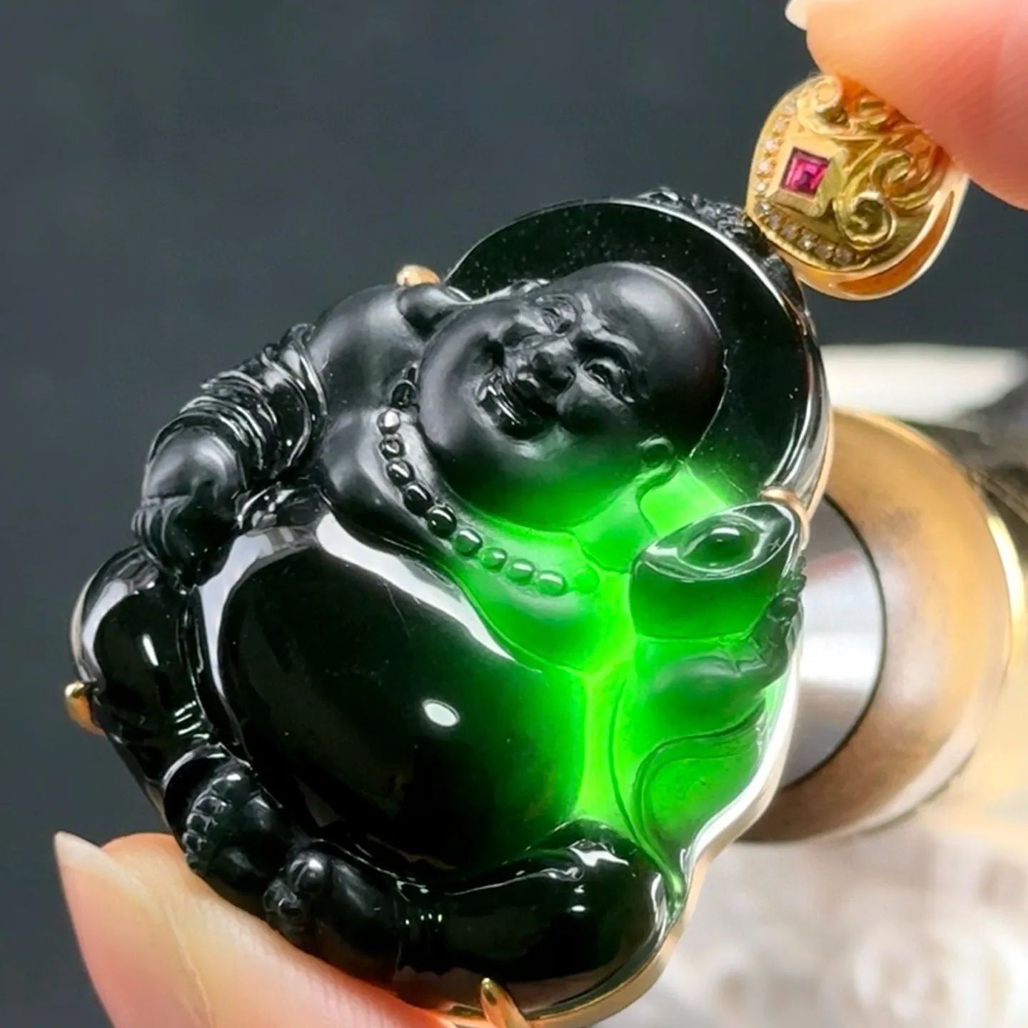 精品18k墨翠送财弥勒 种好色正 黑度极好 打灯通透 油性十足 尺寸47.2