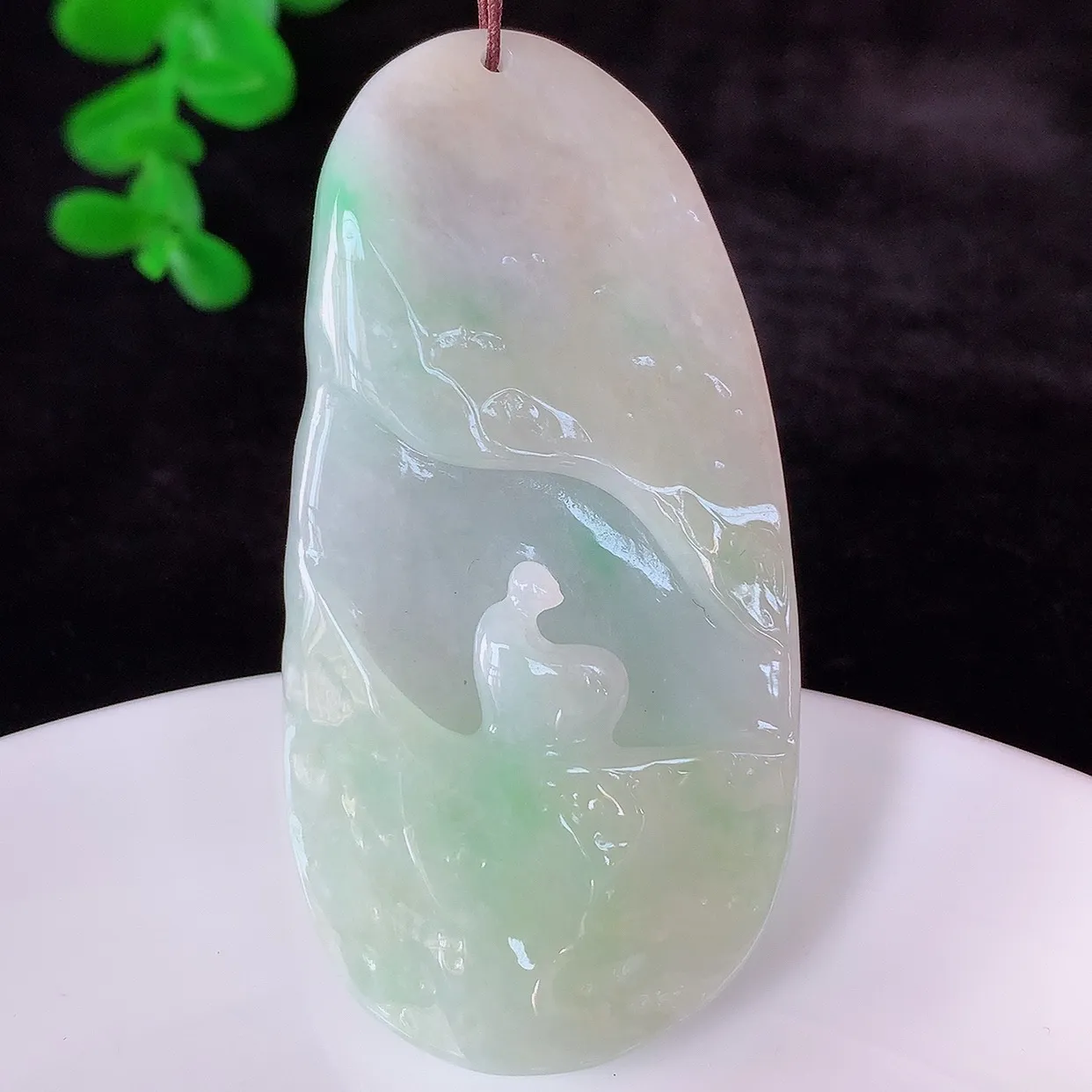 自然光实拍，冰润冰糯种双彩黄加绿翡翠悟道吊坠，翡翠悟道寓意“祥和，安宁，吉祥，幸福”，佩戴效果优雅迷人，性价比超高！#60.5