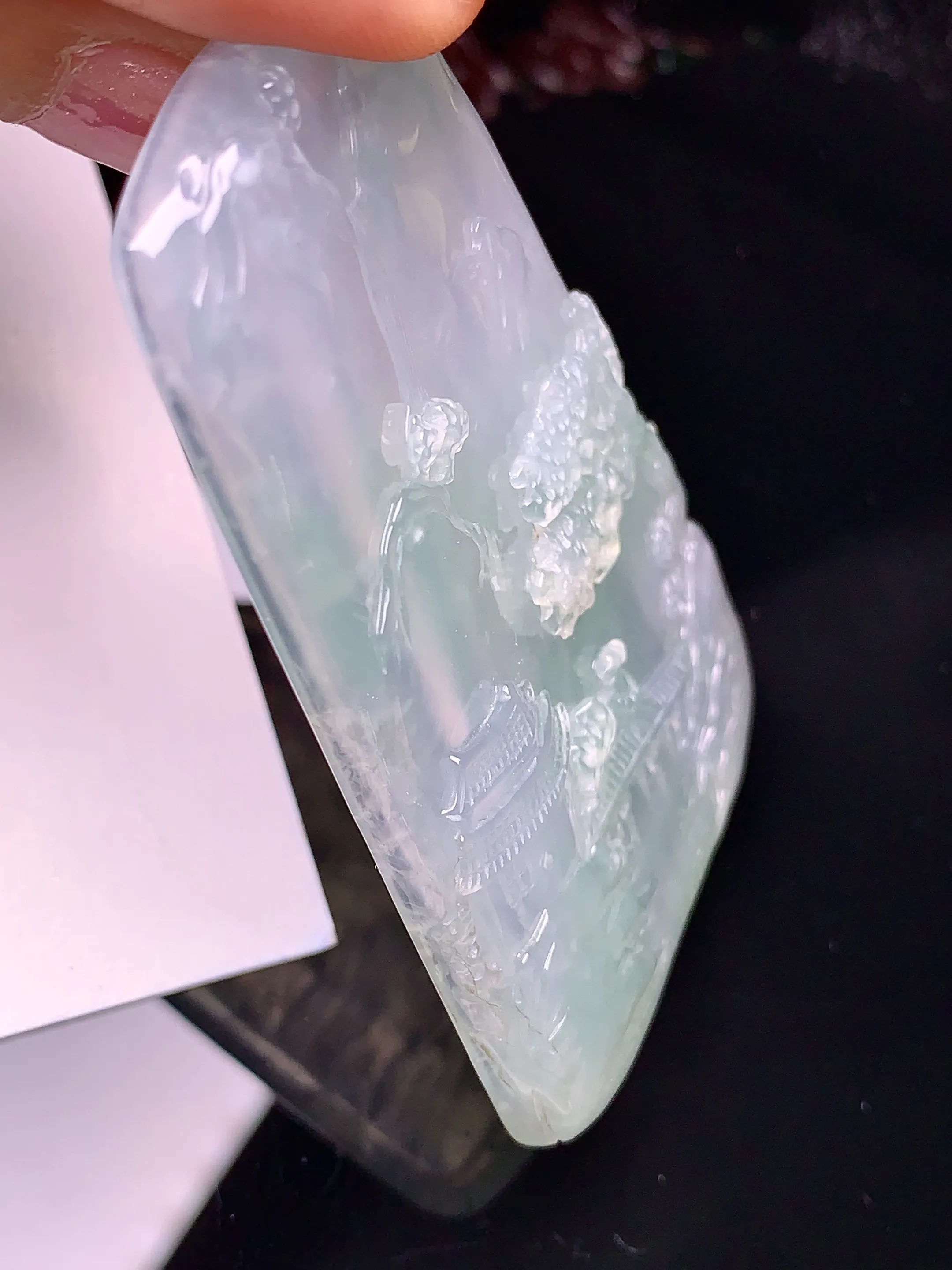 冰种飘绿山水牌吊坠 玉质细腻 色泽艳丽 整体尺寸59*39.6*5.2