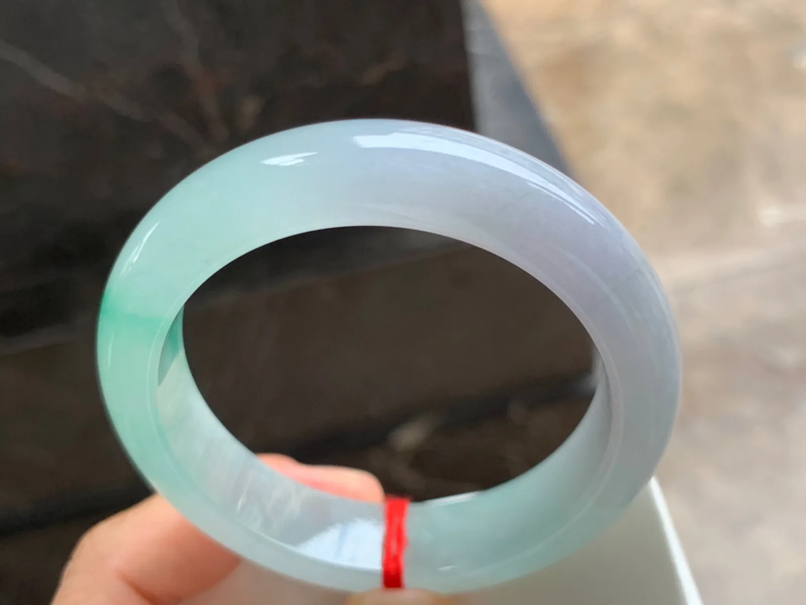 54-13-8mm
春彩手镯 底子细腻 颜色漂亮