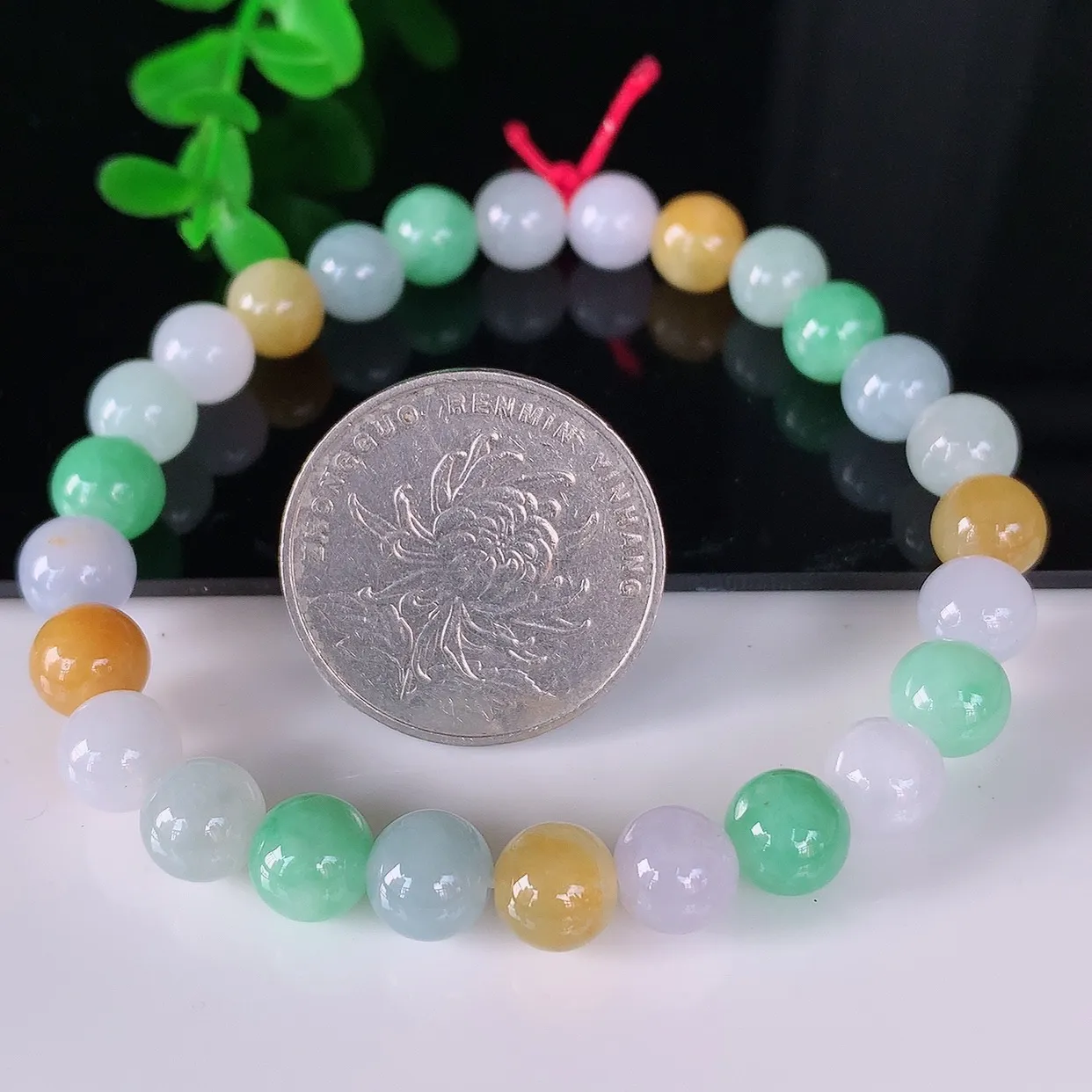 自然光实拍，冰润冰糯种多彩圆珠翡翠手串手链，种老水足，冰清玉润  颜色漂亮  #46.5取一尺寸7.5mm